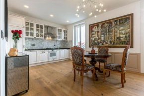 Queen Apartment